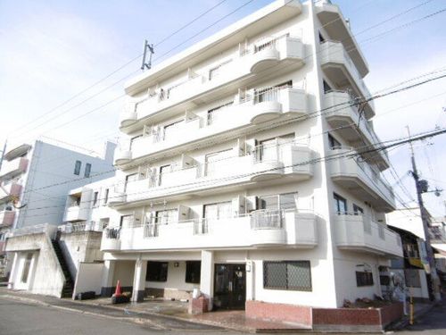 マンションエイトの外観