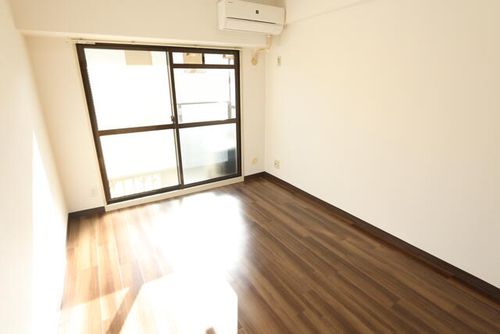 鷹の巣センチュリー21の居間