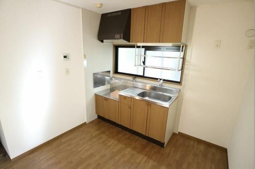 逆瀬台ハイツ102の居間