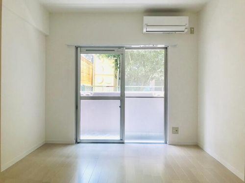 ロイヤルコート大橋Ⅱ102の内装