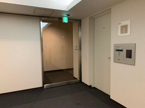 兵庫県宝塚市武庫川町(マンション)の賃貸物件の玄関
