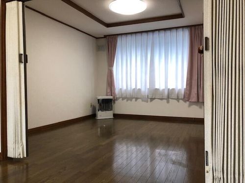 喜与栄マンションの居間