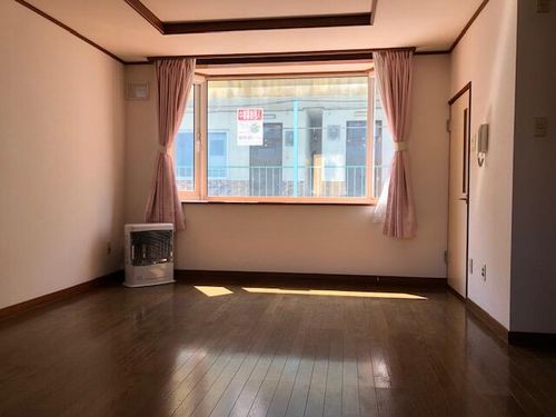 喜与栄マンションの居間