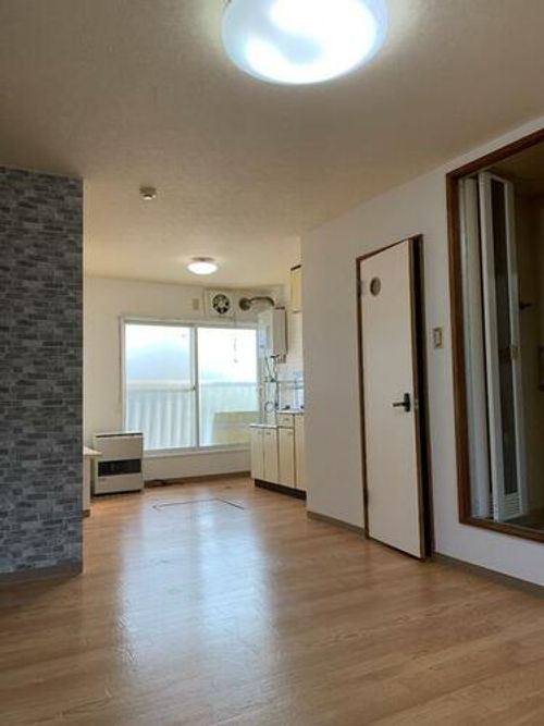 オリス滝川201の居間