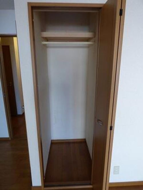 グランブルー吉富 B棟の居間