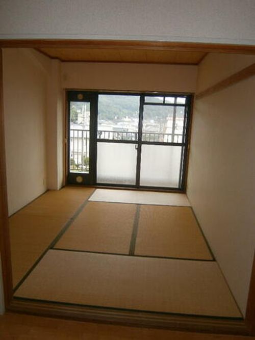 YOSHIDA  BILDの内装