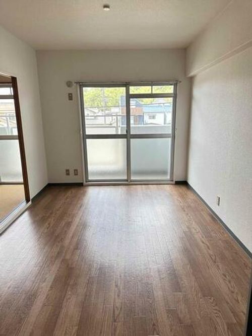 兵庫県姫路市北平野5丁目(マンション)の賃貸物件301の居間