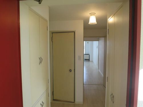 ハイツしらかば308の玄関