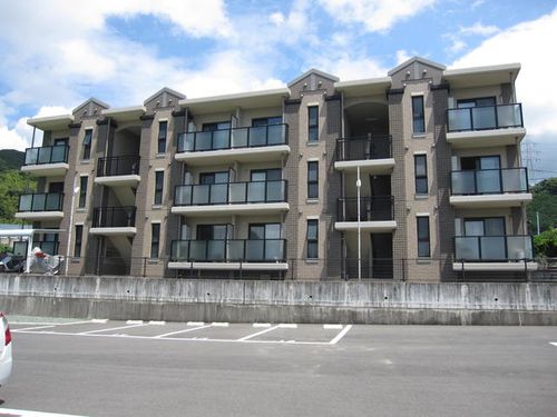 リバーサイド市瀬105の外観