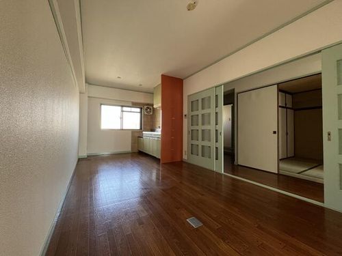 メゾンうがしまⅠの居間