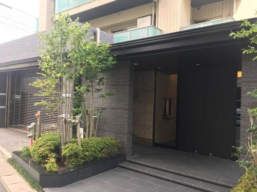 サングレート博多ロイヤルレジデンスの玄関