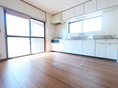 兵庫県神戸市灘区赤松町2丁目(一戸建)の賃貸物件の居間