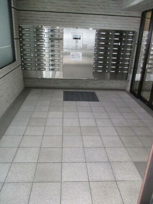 ライオンズシティ大通公園の玄関