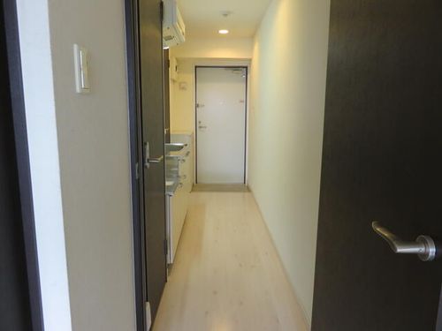 アクセス第7ビル406の玄関