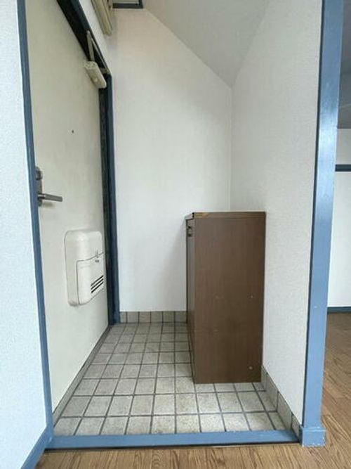 南町ハイツ201の玄関