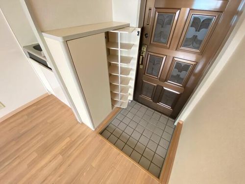 シャンブル宝塚203の玄関