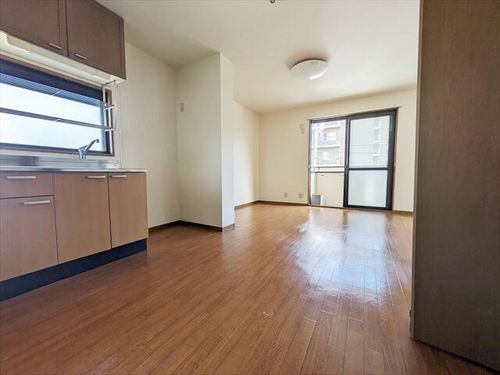 プレステージ芦屋の居間
