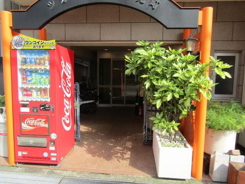 ツカサドール花元町601の玄関