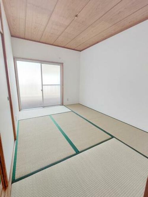 ローズ名草の内装