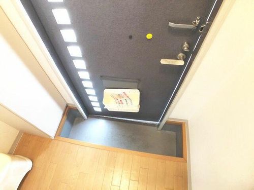 兵庫県神戸市灘区徳井町2丁目(アパート)の賃貸物件の玄関