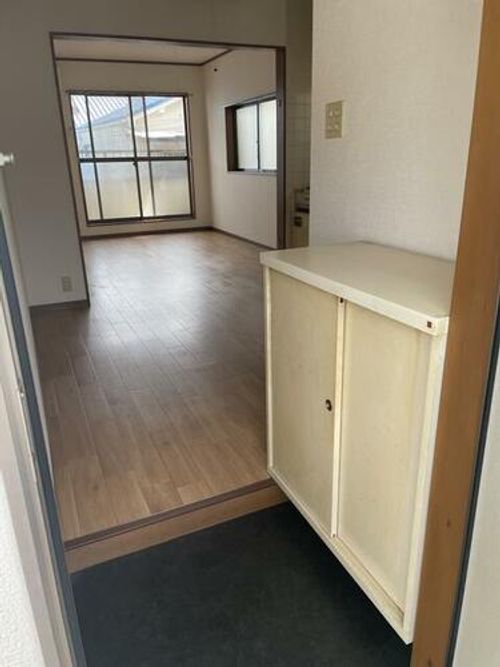 神田ハイツ 2階西203の玄関