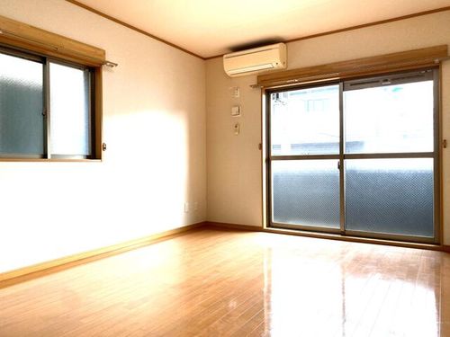 MIYABIROUの居間