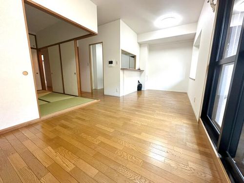 大阪府泉大津市助松町3丁目(マンション)の賃貸物件104の居間