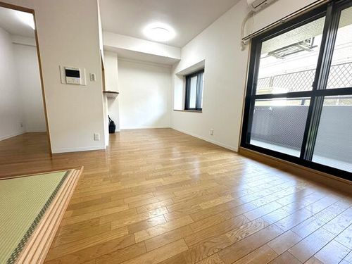 大阪府泉大津市助松町3丁目(マンション)の賃貸物件104の居間