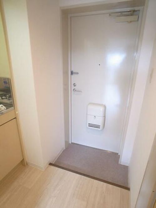サンハイツ熊内橋302の玄関