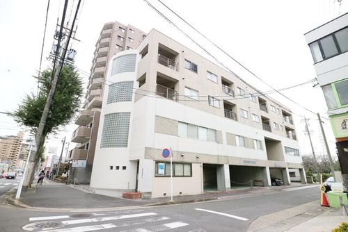 ガーデン香流ビルの外観