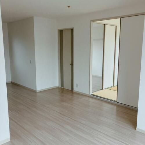 福岡県直方市大字感田(アパート)の賃貸物件の居間