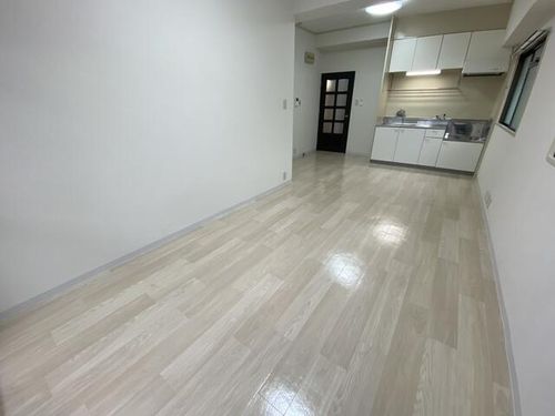 緑地エレガンス2号館の居間