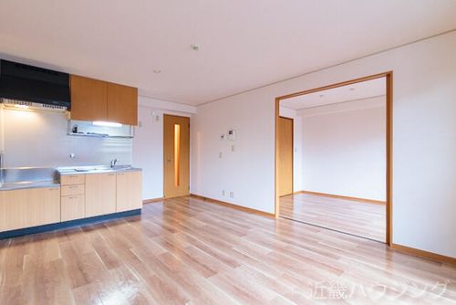 京都府木津川市梅美台7丁目(アパート)の賃貸物件301の居間