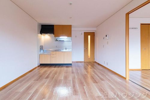 京都府木津川市梅美台7丁目(アパート)の賃貸物件301の居間