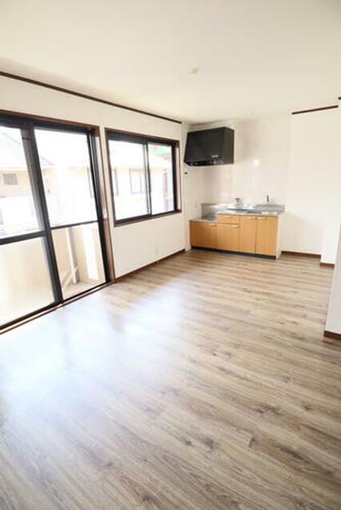 グランリーフ幸神Bの居間