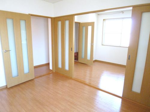 エトワール奥野の居間