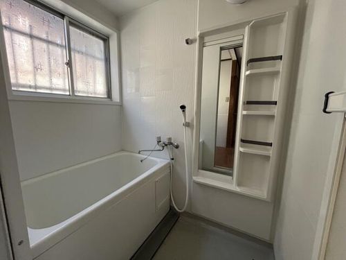 奈良県北葛城郡広陵町大字平尾(テラスハウス)の賃貸物件の風呂