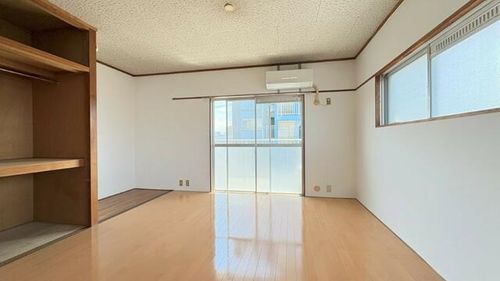 メゾン香住ヶ丘の居間