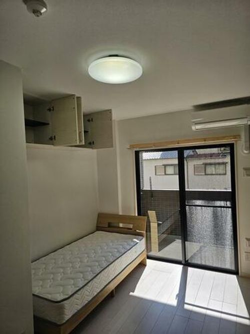 ロイヤルタワー大川中央703の居間