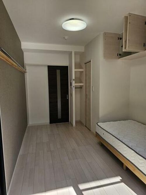 ロイヤルタワー大川中央703の居間