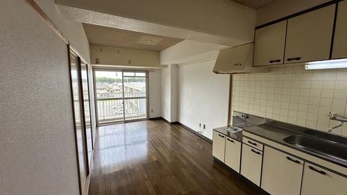 ルミエール雁峰205の居間