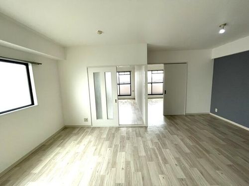 クレインストリート松本404の居間