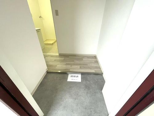 クレインストリート松本404の玄関