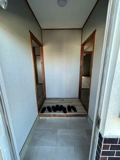 ヴェルハイツ北棟23の玄関