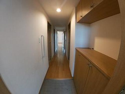 兵庫県芦屋市陽光町(マンション)の賃貸物件の玄関