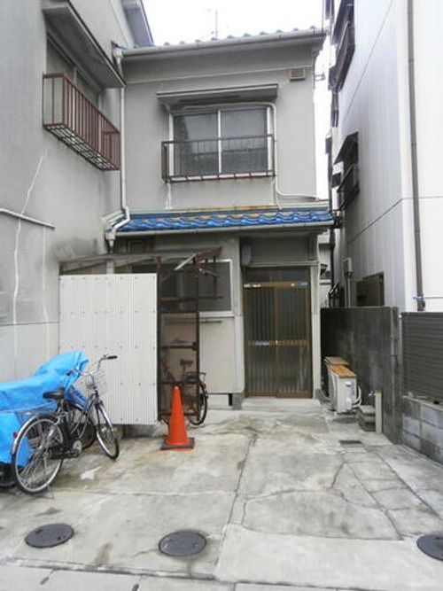 兵庫県尼崎市上ノ島町1丁目(テラスハウス)の賃貸物件の外観