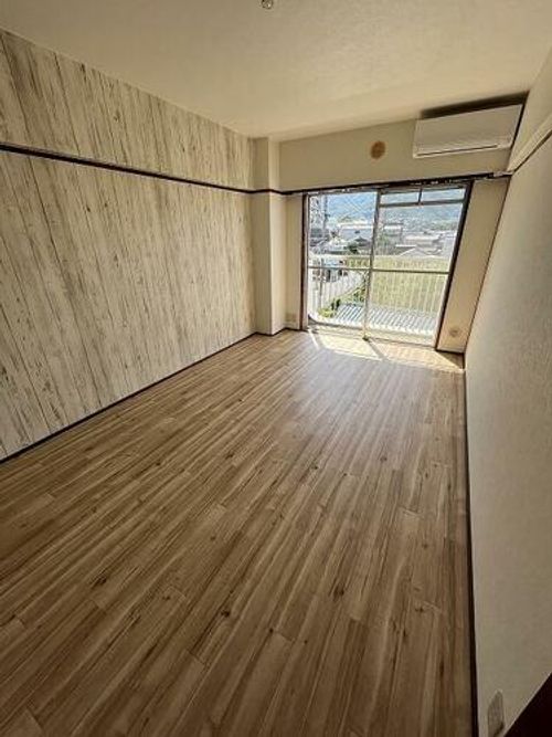 大里東マンションの居間