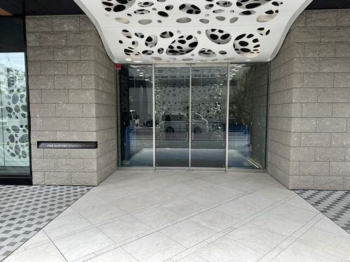 北海道札幌市北区北八条西1丁目(マンション)の賃貸物件の玄関