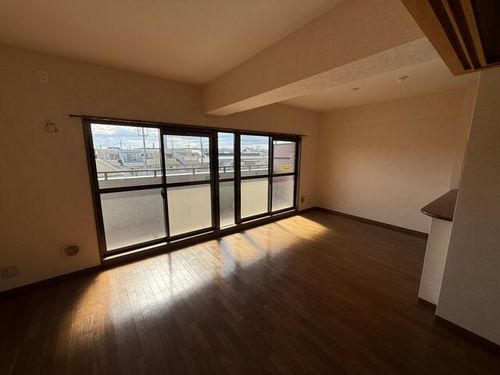 京都府京都市伏見区桃山町大島(マンション)の賃貸物件の居間