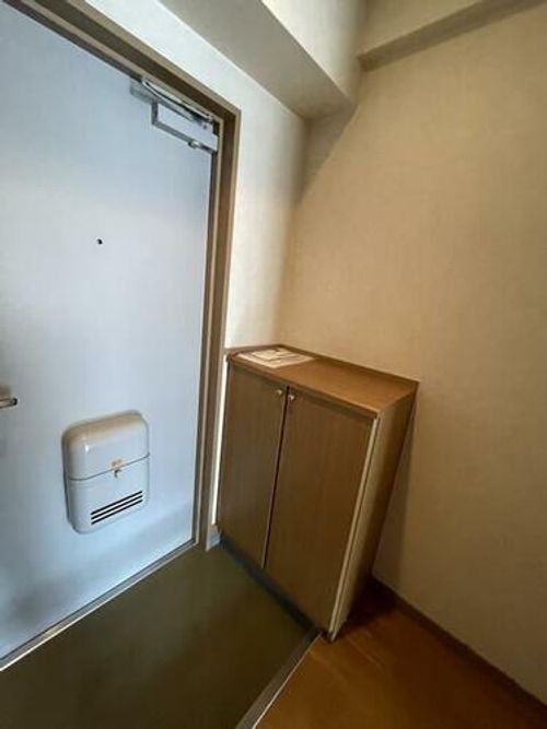 正和マンションの玄関